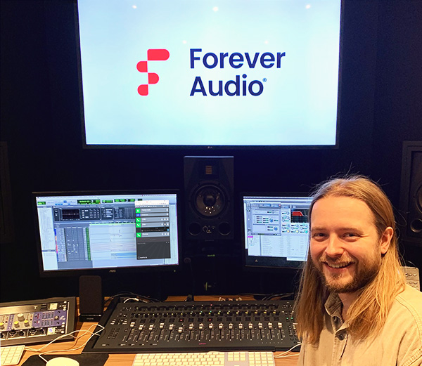 Forever Audio engineer showing PC screen with ProTools and Cleanfeed